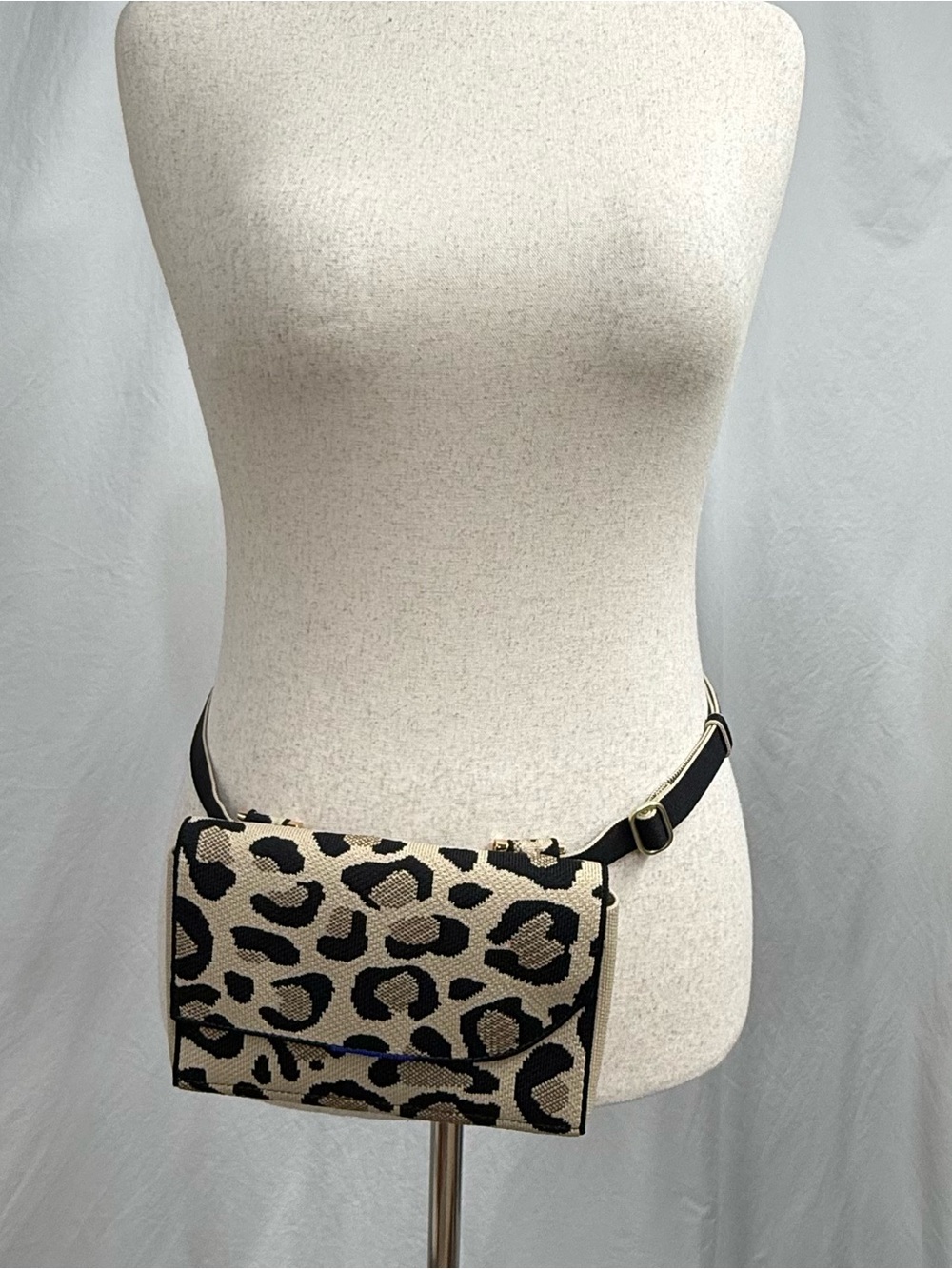 Rothy's Desert Cat Belt Bag includes belt strap and customizations